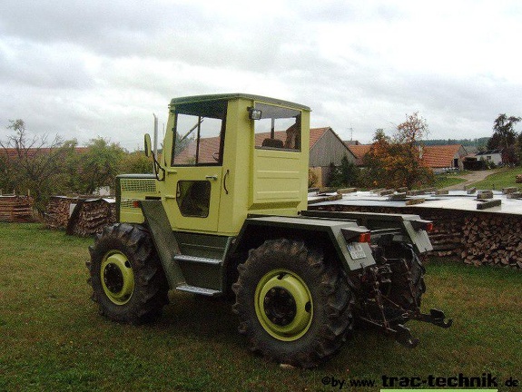MBtrac 800 3