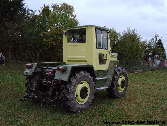 MBtrac 800 4
